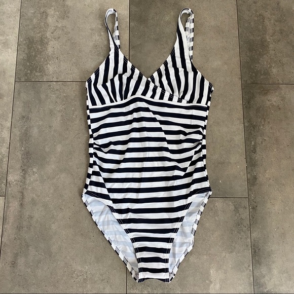 SOLD NEW ASOS mamalicious striped maternity swim - Picture 3 of 8